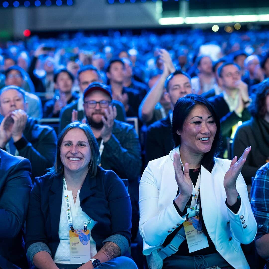 Microsoftさんのインスタグラム写真 - (MicrosoftInstagram)「That's a wrap on day 1 of #MSIgnite 🎉」11月16日 11時01分 - microsoft