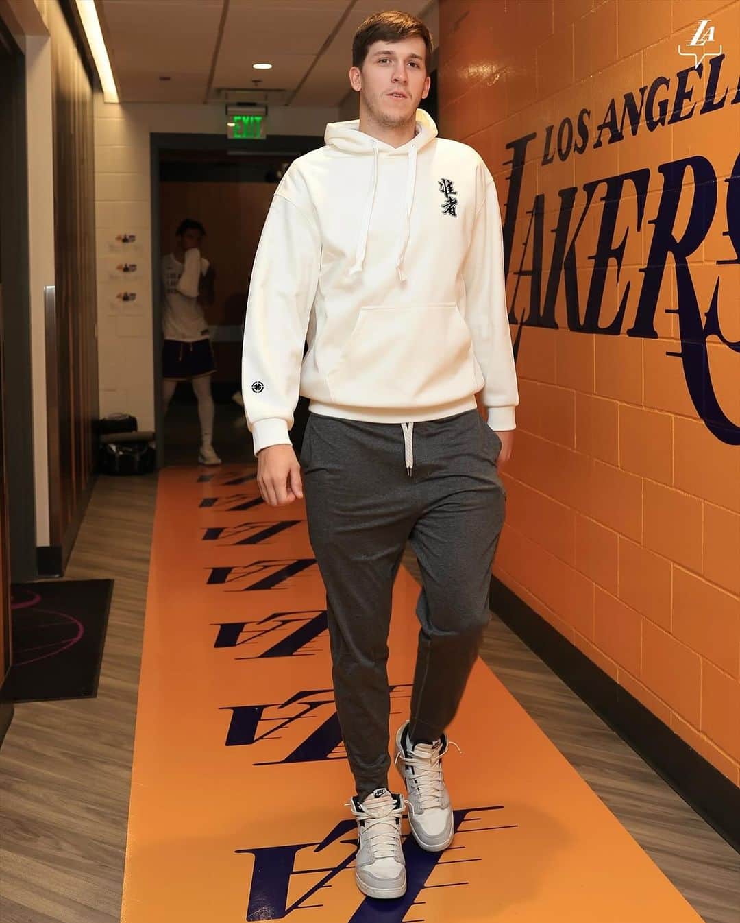 Los Angeles Lakersさんのインスタグラム写真 - (Los Angeles LakersInstagram)「Lakers on the scene 😎」11月16日 10時56分 - lakers
