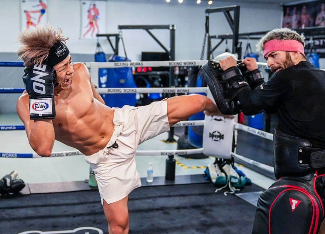 武尊のインスタグラム：「I can't wait for the fight. @onechampionship   📸 @viv_shoots Thank you for shooting.」