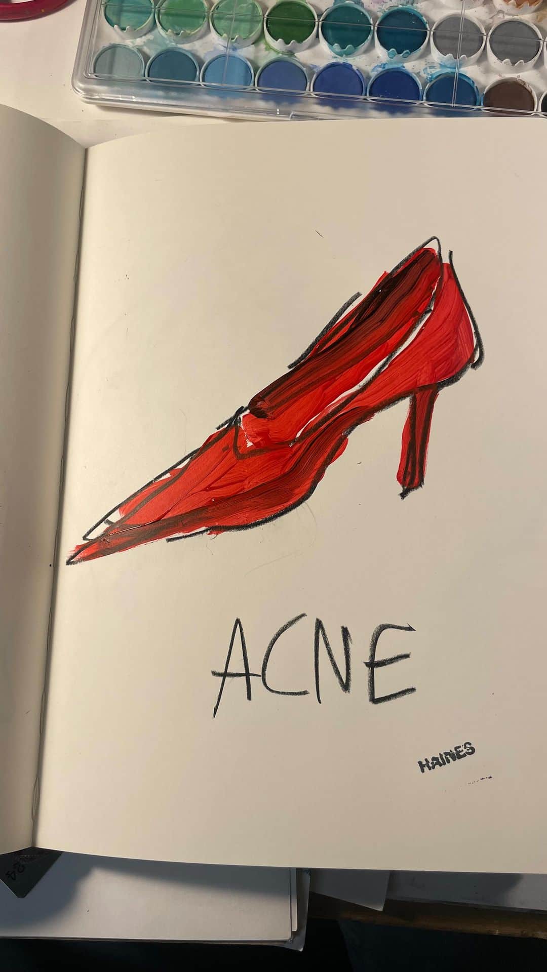 Richard Hainesのインスタグラム：「Drawing the perfect shoe @acnestudios @lucienpages ✍🏼」