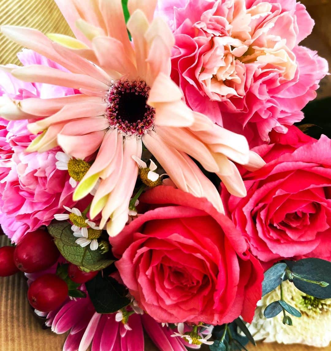 のインスタグラム：「Thank you so much ✨💐✨  #thankyou #loveflowers #bouquet #birthday」