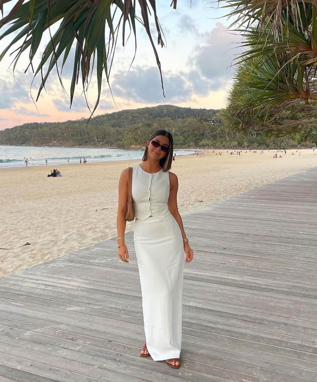 KOOKAI さんのインスタグラム写真 - (KOOKAI Instagram)「We love @jessicaabdilla_ in the Oyster Core Top & Midi Skirt •• Available in boutiques and online #kookai」11月16日 11時45分 - kookai_australia