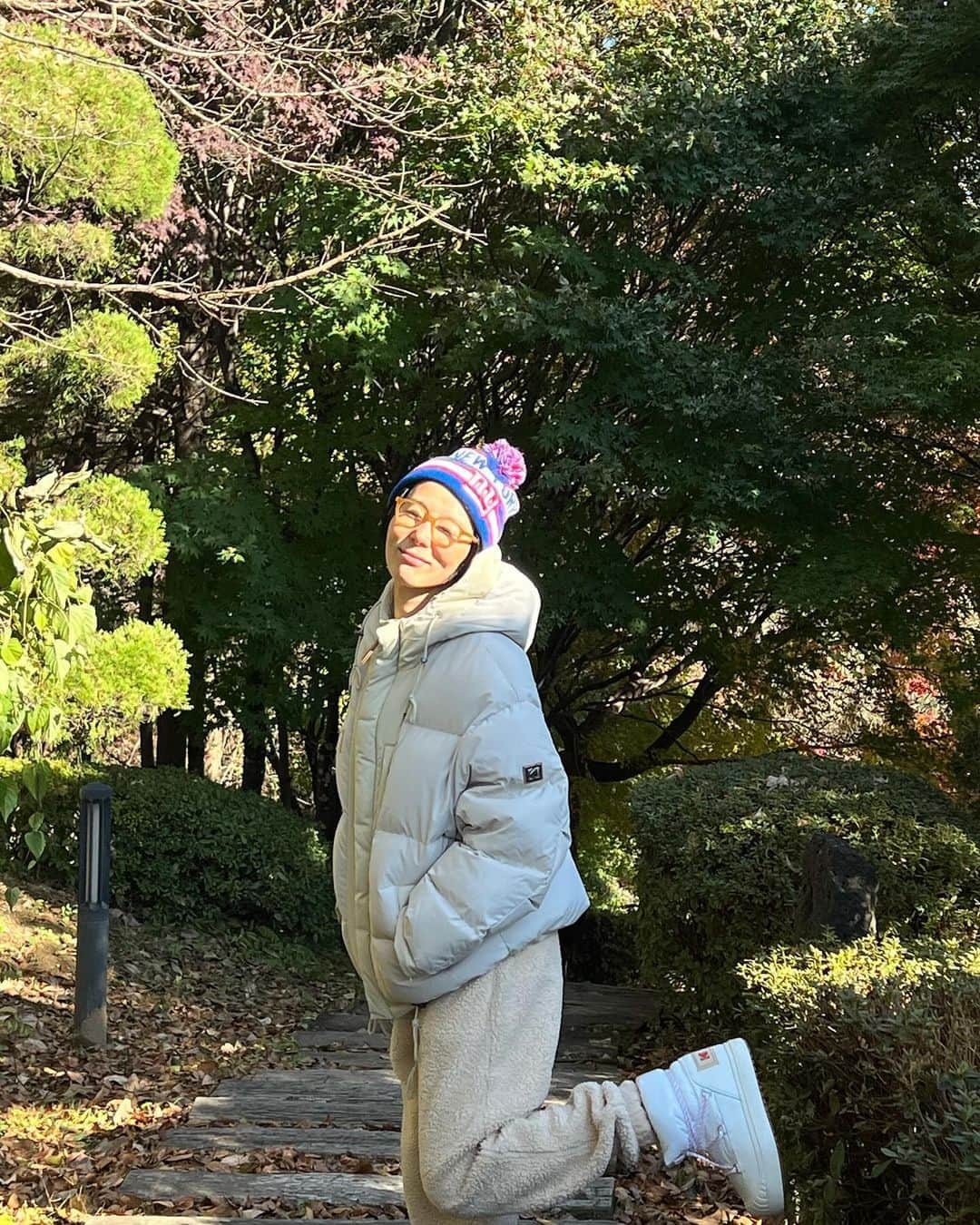 キム・ナヨンさんのインスタグラム写真 - (キム・ナヨンInstagram)「어떤 패딩이 제일 잘 어울리나요?  핑크, 옐로우, 베이지! 여러분의 선택은? 💕🌼🥯 #코닥어패럴 #EVERYDAYKODAK」11月16日 11時59分 - nayoungkeem