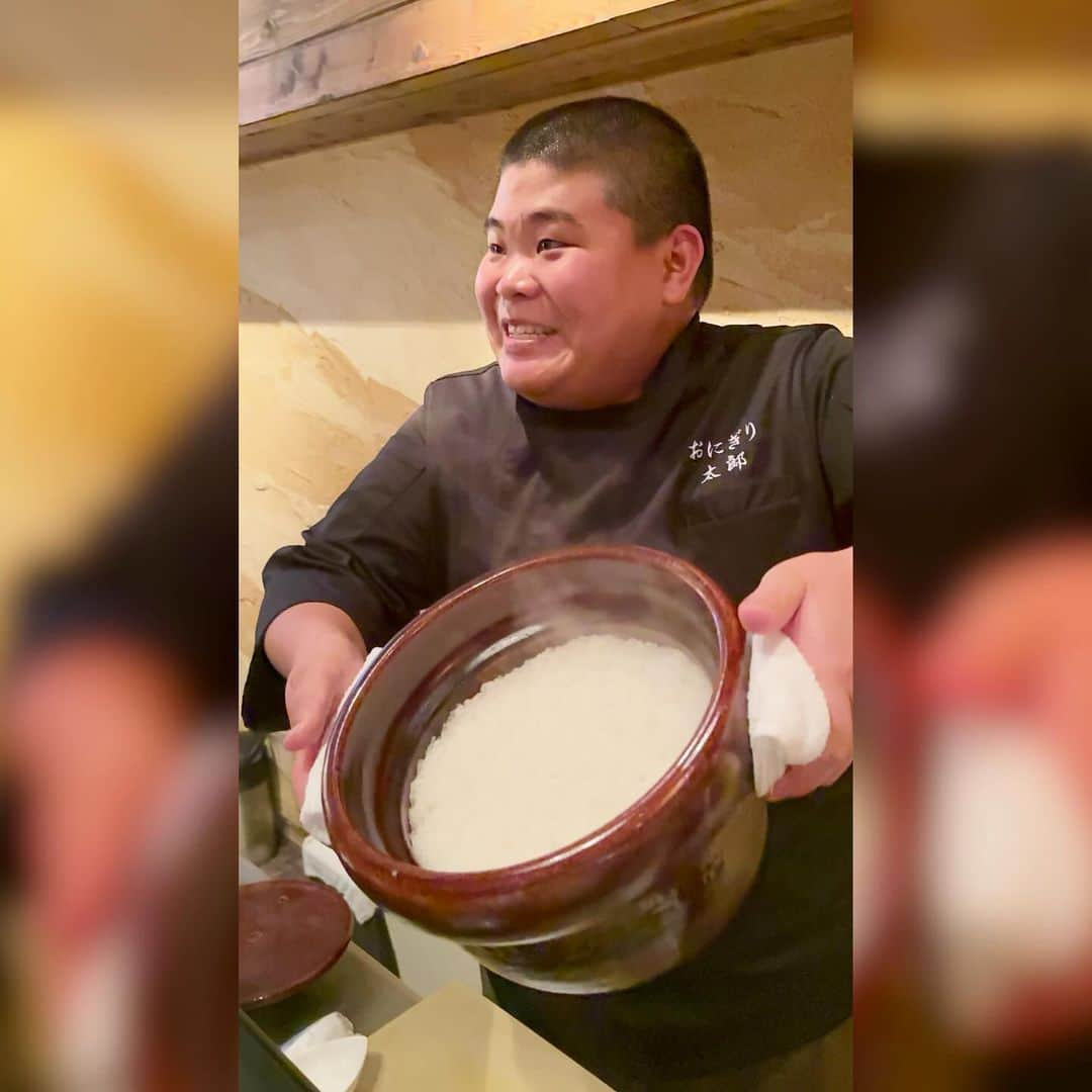 NESMITHのインスタグラム：「太郎ちゃんのおにぎりはほんっとうに美味しすぎて 初めて食べた時の衝撃がいまだに忘れられない🍙✨ 日本中にも世界中にも太郎ちゃんの大和魂・おもてなしの心で 幸せを届けてください✨✨‼️ #おにぎり太郎 #土鍋の炊き立てご飯を素手で握る #おにぎりといえば裸の大将 #裸の大将といえば野に咲く花のように #でも太郎ちゃんは柴犬を飼っているらしい #西郷隆盛やん ✨ #将来の事も考えている本当に最高で #炊き立てのお米のように熱く輝いてる人間です ✨  ⚠️ちなみに今回お邪魔したお店と太郎君本人は働かれてるわけではなく厨房をお借りしただけなので直接な関係はございません💦」