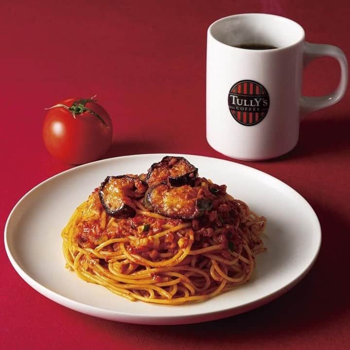 のインスタグラム：「＼11月の新商品／ ごろっとナスとひき肉の旨み 「ナスとひき肉のアラビアータ」  卵とチーズの濃厚なソース 「霧島黒豚ベーコンの オリジナルカルボナーラ」  どちらも大満足間違いなしの冬にぴったりのパスタです。 今日のランチはタリーズにしませんか？✨  どちらが気になるかぜひコメント欄で教えてくださいね😍  「ナスとひき肉のアラビアータ」…❤  「霧島黒豚ベーコンの オリジナルカルボナーラ」…💛  #タリーズ #タリーズラバーズ #ランチ #パスタ #新商品」