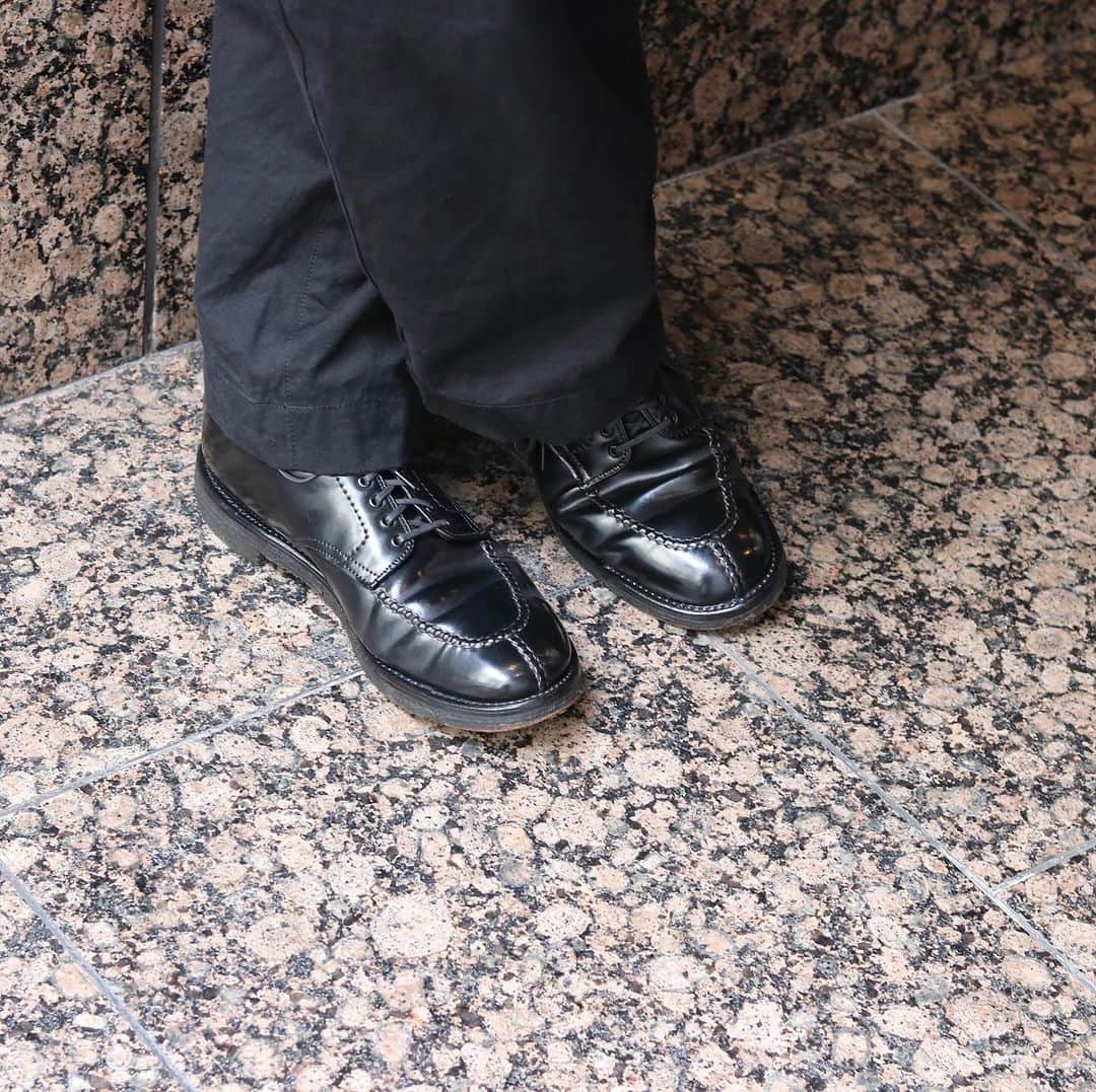 のインスタグラム：「Alden  Model: 4545H Style: Tanker Boot Material: Cordovan Color: Black  各種お問い合わせは、プロフィール欄記載リンクのLINEをご利用ください。  #alden #aldenshoes #thelakotahouse #cordovan #オールデン #ラコタハウス #コードバン #革靴」