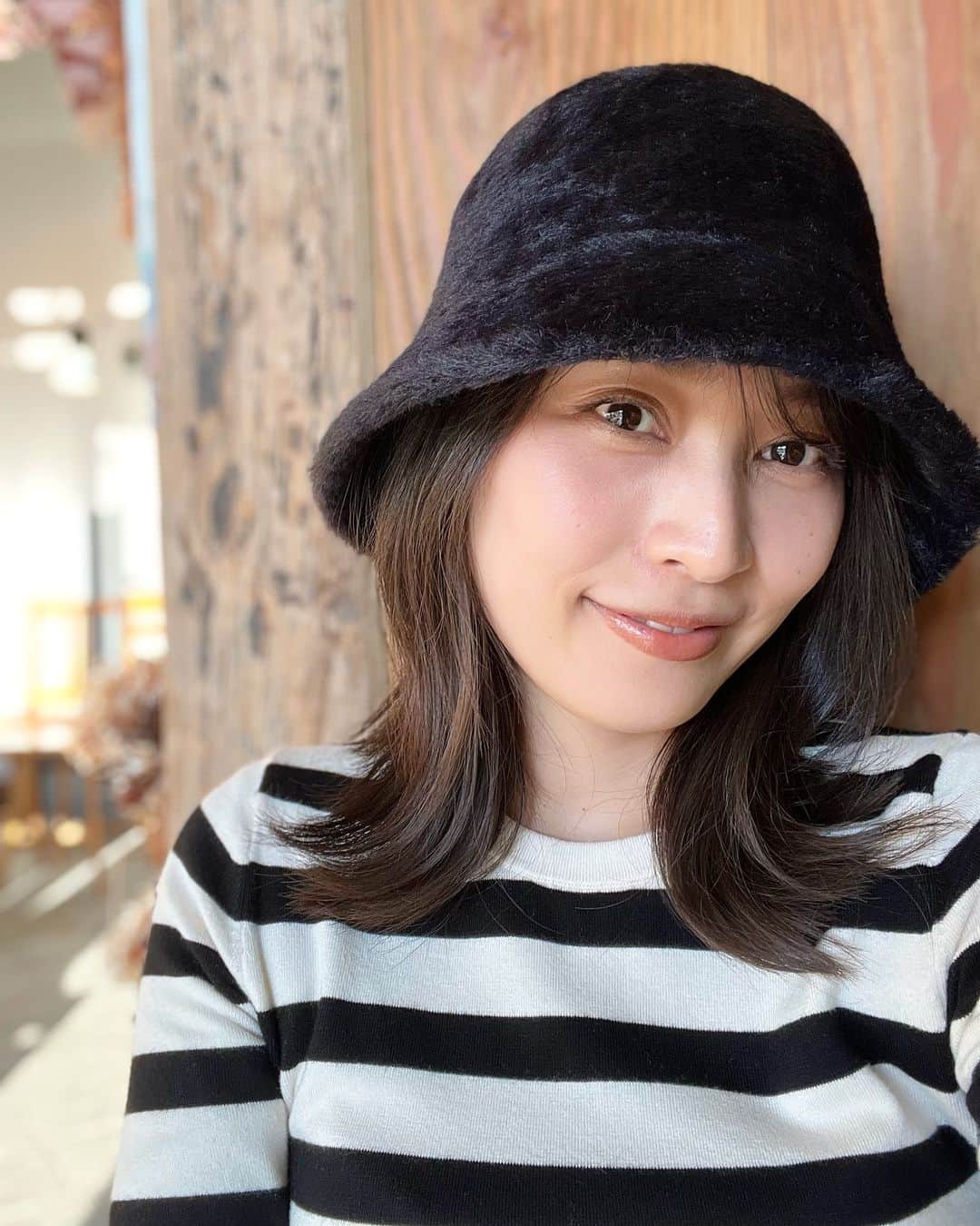 前田友香のインスタグラム：「買ってすぐに その場で被って帰った人🎩 こんなの初めて🤭  この冬は 大活躍してくれそ✨  #fashion #hat」