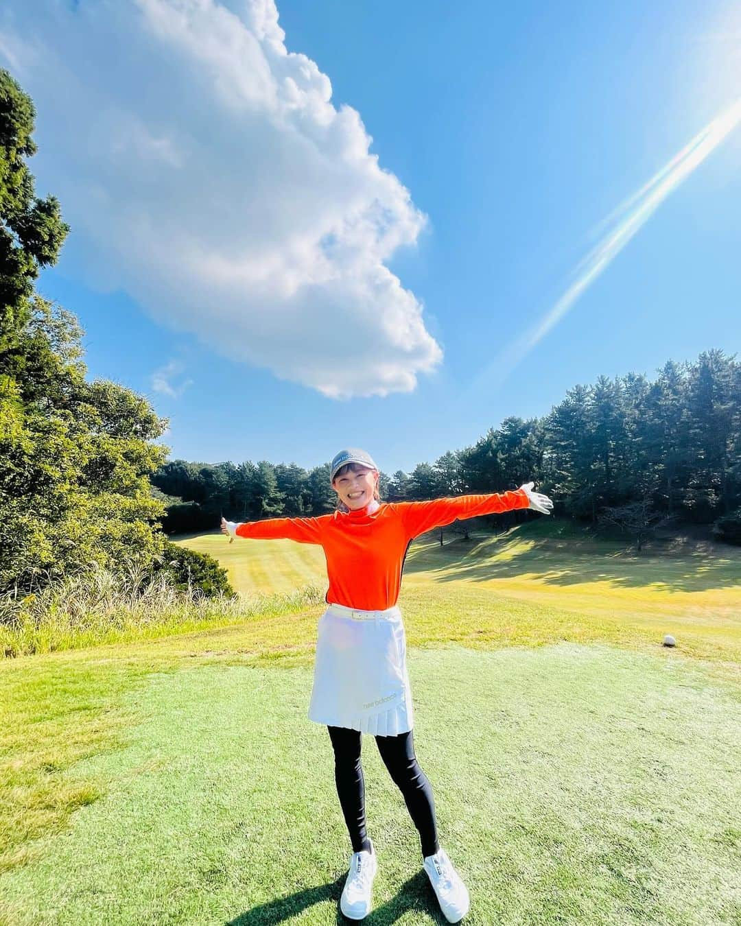 登坂絵莉さんのインスタグラム写真 - (登坂絵莉Instagram)「. 少し前ですが久しぶりのゴルフ🏌️‍♀️ 天気が良くて気持ちよかったです🔆🔆 上手くなりたい‼️‼️練習あるのみ🔥」11月16日 12時46分 - eri_tosaka