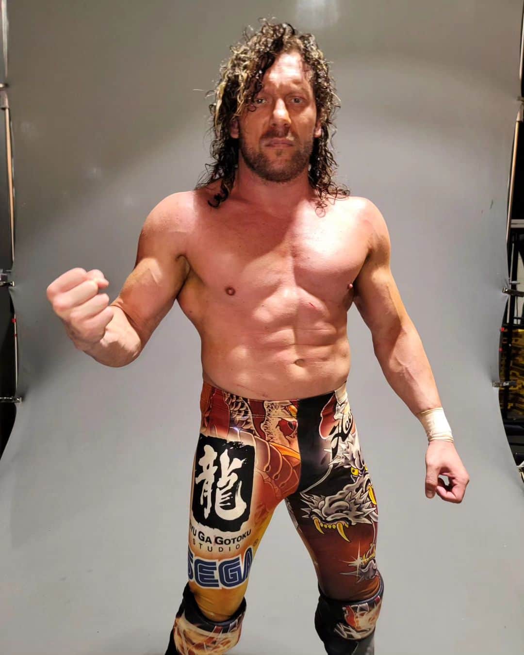 ケニー・オメガのインスタグラム：「It's been my dream to mix the worlds of gaming and wrestling. I hope you all enjoyed the Like a Dragon Street Fight. Hopefully, I'll see you in a Like a Dragon game soon!」