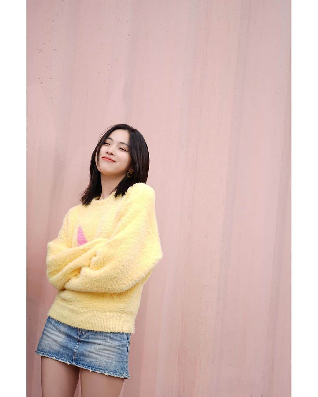 ITZYさんのインスタグラム写真 - (ITZYInstagram)「. ITZY JAPAN 1st Album『RINGO』 Out Now  「Sugar-holic」Behind Photo📸 #RYUJIN  #ITZY #RINGO #ITZY_RINGO #Sugarholic」11月16日 13時00分 - itzyofficial_jp