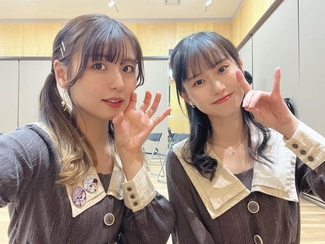 竹本茉莉のインスタグラム：「. 彩花さんと信州信じる人狼会さんへ行ってまいりました🐺 長野の美味しいご飯をたくさんいただいて温泉にまで入らせていただいて✨もはや卒業旅行のようでした！素敵なおもてなしをありがとうございました😭 長野まで会いにきてくださった皆様も本当にありがとうございました！！ . お漬物って年々好きになりますね！10代の頃は全く食べられなかったのにな💭 お土産もたくさんいただいたり買ったりしたので、まだまだお家でも余韻に浸っています💭」
