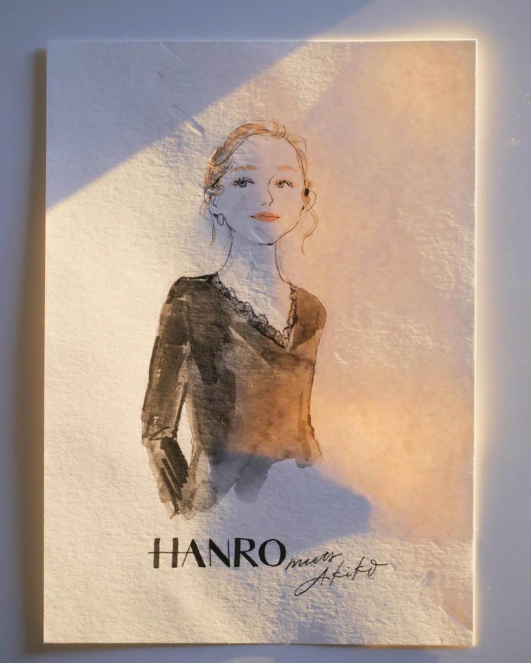 田中亜希子のインスタグラム：「@hanro.official  HANROは みなさんご存知でしょうか？  キャミソールとかタンクトップ、ブラキャミなど、素肌に一番最初に触れる布がどれだけ大事か教えてくれたブランドさんなんです。 お洒落って見えてる部分だけじゃなくて、見えないところの心地よさがあってこそなんだなって。  そんなことで長年にわたりブラキャミやタンクトップなどを愛用していますが、そのHANROさんが只今東京と名古屋でPOPUPをされております♡ぜひ実際に手にとって触れてみて、肌触りの良さを実感してみてください♡  今回のPOPUPでは いつも素敵な世界観でワクワクと癒しをくれる @joetonozomi さんも参加されているそうで♡(詳細は下記)  なんと私もポートレートを描いていただきました！実は5年ぶり2回目になるんですが、ちゃんと大人になってて嬉しい〜✨私の宝物がまた増えました♡みなさんにも体験して欲しいな☺︎  詳細はこちらです↓ ------------------------------------------------------- 🔺松屋 銀座店6階 （POPUP期間：11月15日（水）～11月30日（木））  ・11月18日（土）　イラストレーター湯浅望氏による1日限りのポートレートイベント（HANRO商品を税込33,000円以上ご購入のお客様に先着にて）  🔺阪急うめだ本店3階（POPUP期間：11月15日（水）～11月28日（火）） ・11月23日（木・祝）　イラストレーター湯浅望による1日限りのポートレートイベント（HANRO商品を税込33,000円以上ご購入のお客様に先着にて） ・11月25日（土）　前田紀至子氏による1日店長＆スタイリング提案  ・ご来店で湯浅望によるイラストのステッカーをプレゼント ・HANRO商品のご購入でランジェリーウォッシュをプレゼント ・HANRO商品を税込22,000円以上ご購入のお客様先着30名様にHANROノベルティプレゼント ・ギフトラッピングサービスも実施  #PR#HANRO @wacoal_imports」