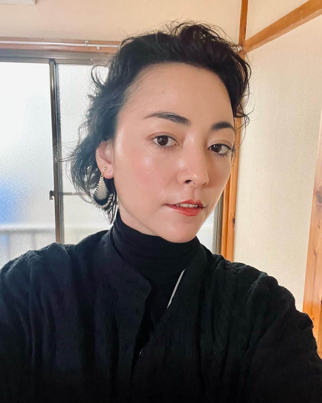 美波のインスタグラム：「撮影中。 またタイミングみて情報掲載します💕」