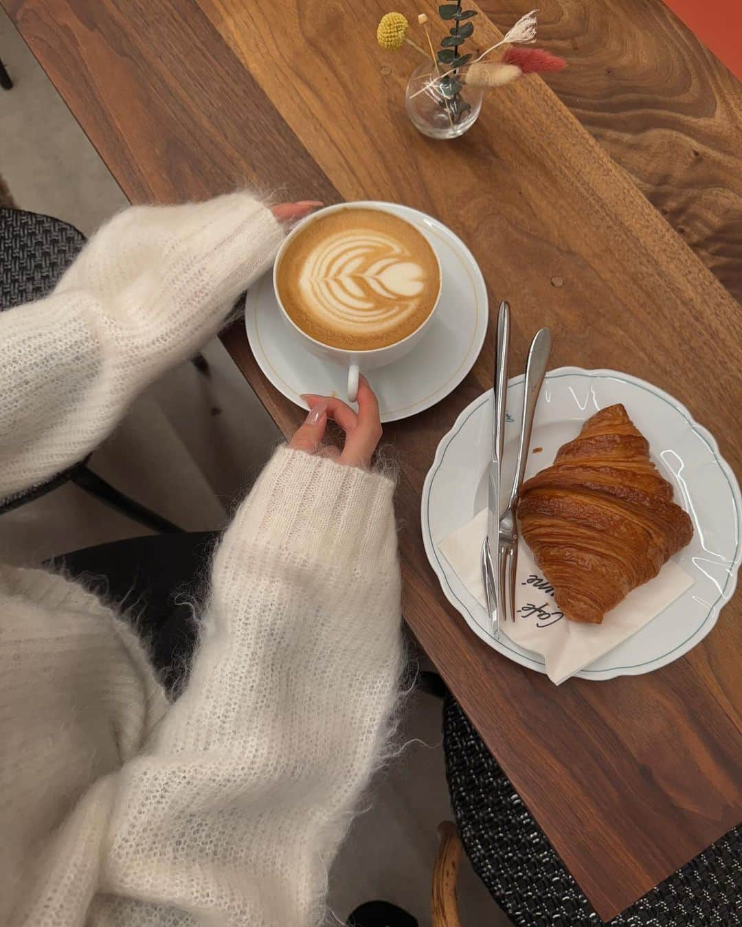 YUKIさんのインスタグラム写真 - (YUKIInstagram)「☕️🥐  #libjoie #canada #vancouver」11月16日 14時34分 - 001y_k_