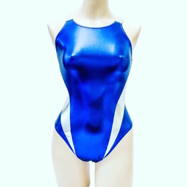 コスメイトプラスのインスタグラム：「ギンギラなアイツが再入荷！『メタリック素材サイドスラッシュ競泳水着』：別売のグローブ・タイツと合わせてもGOODです。 https://www.cosplus.jp/shopdetail/034002000003/   #秋葉原  #コスプレ  #水着  #競泳水着  #日本製  #フェチ」