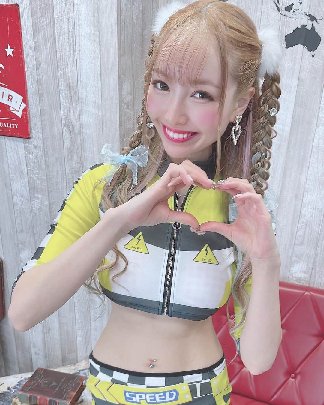 のインスタグラム：「ひるめろ꒰ঌ(̨̡՞ ¨̮ ՞)̧̢໒꒱ 仮免技能受かった❤️✨💕  明日学科試験の発表🎀  #レースクイーン #rq #racequeen」