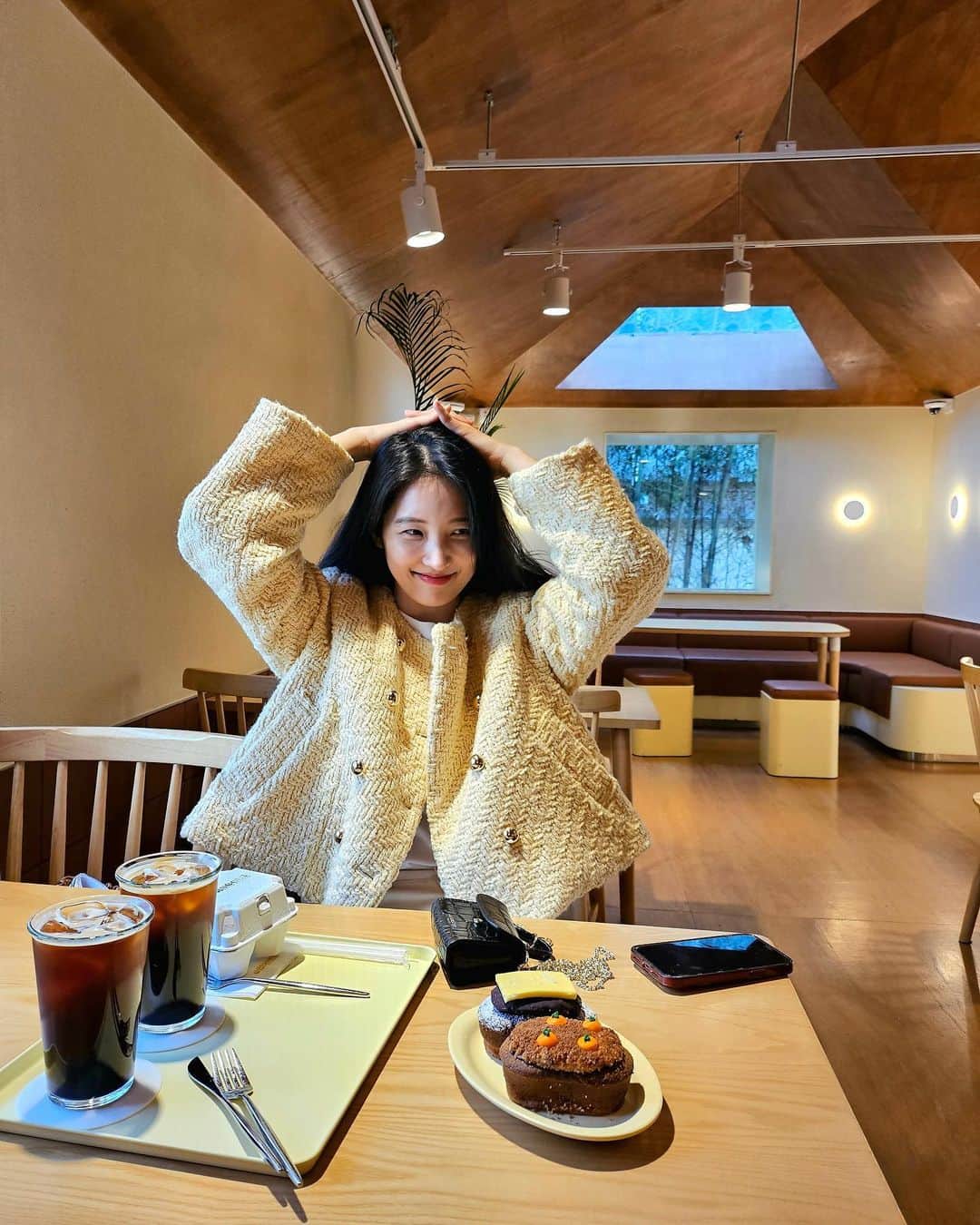 ジヒョン さんのインスタグラム写真 - (ジヒョン Instagram)「계란빵같은 옷이랑 계란빵 🥐🥯🍳🥚🧇🤲🏻🤲🏻💕」11月16日 15時33分 - jihyunilovee