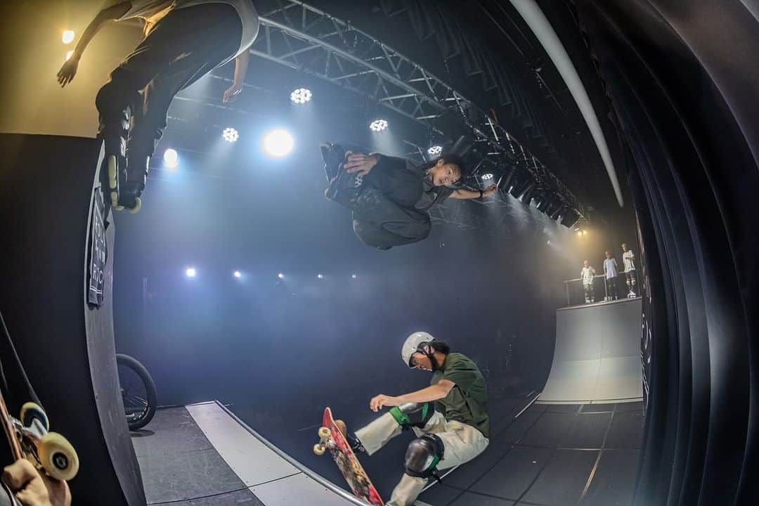 安床武士さんのインスタグラム写真 - (安床武士Instagram)「【EXTREME SHOWCASE 2】 SKATE BOARD、BMX、INLINE SKATEのライダーによるエクストリームショーケース2回目は複数人で滑るコンビネーションがメインで大盛り上がり‼︎  Photo by @kubotafoto  @satoshi.saijo  @msmrk_0516   #ROLLINROCK #RIR #LZBN #安床武士 #goodskates」11月16日 15時25分 - takeshiyasutoko