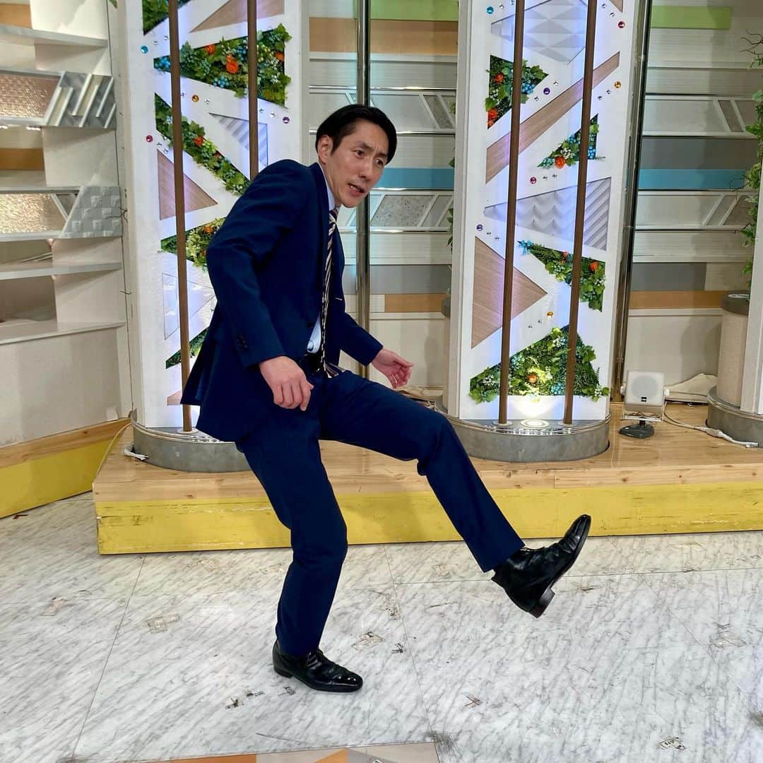 のインスタグラム：「久保建英選手のカットインに期待です！試合を楽しみにしている亮太さんです⚽️🌈✨ #大下容子ワイドスクランブル#ワイドスクランブル#アナウンサー#佐々木亮太」