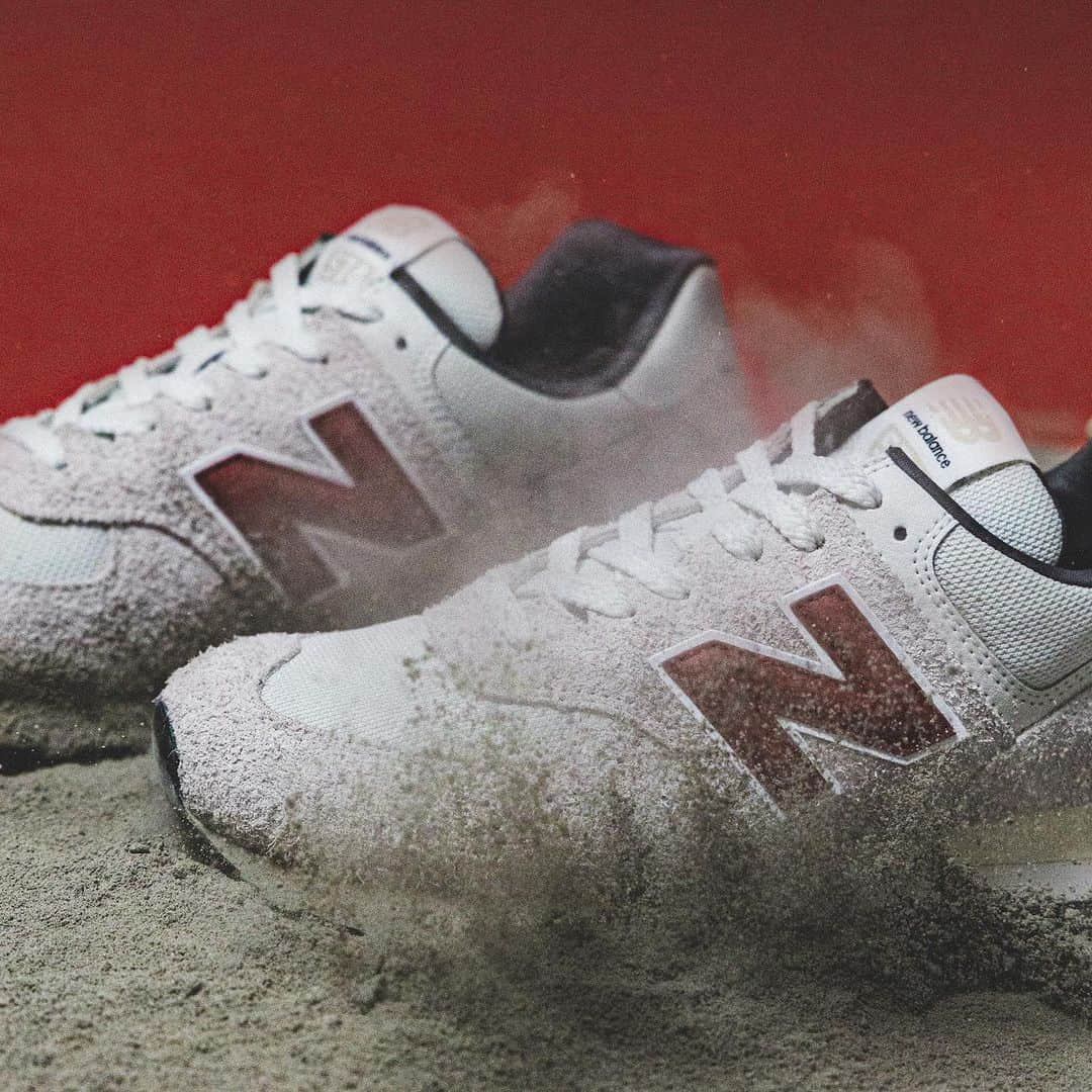 ビームスさんのインスタグラム写真 - (ビームスInstagram)「… New Balance『U574』 B:MING by BEAMS Exclusive Color 11.17（Fri.）Release!!  @newbalance @newbalancelifestyle @bmingbybeams_official  〈New Balance（ニューバランス）〉の人気スタンダードモデル『U574』の〈B:MING by BEAMS（ビーミングバイビームス）〉エクスクルーシブカラー。  先行予約から反響の大きかった本シューズが、全国の〈B:MING by BEAMS〉取り扱い店舗と、ビームス公式オンラインショップにて11月17日（金）より販売開始します。 どうぞお見逃しなく！  #newbalance #bmingbybeams #beams #ビームス」11月16日 20時00分 - beams_official