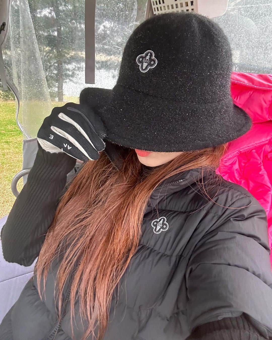 キム・ソウンのインスタグラム：「비가 너무 많이 와서 아쉽😭 그래도 좋은사람들과 재밌었던 시간🩵」