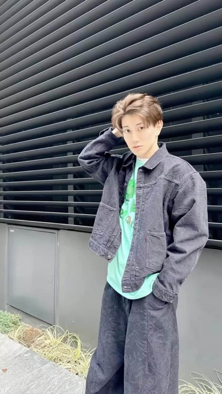 赤澤遼太郎のインスタグラム：「27歳記念公演グッズ紹介 「Tシャツ　たつ」編」