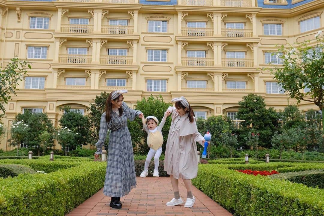 浜田翔子さんのインスタグラム写真 - (浜田翔子Instagram)「とんすけコーデ🐇🐰🐇  お友達と東京ディズニーランドホテルの ドリーマーズラウンジへ🍝💕  とんすけギリギリ着れたよ✨お腹でてるの✨ 可愛かった‼︎  #とんすけコーデ」11月16日 16時17分 - shoko_hamada