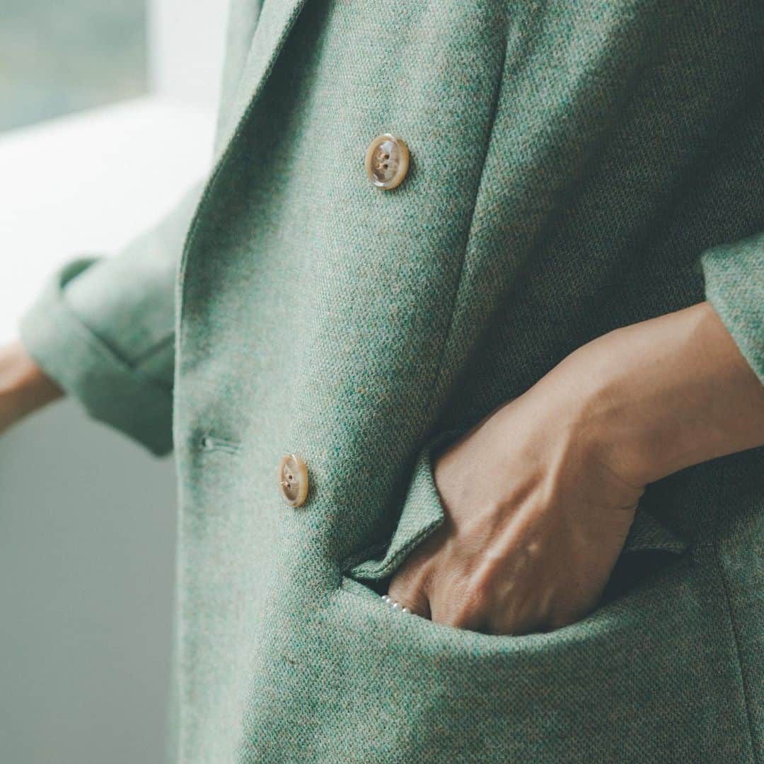 オブレクトさんのインスタグラム写真 - (オブレクトInstagram)「昨日高山都さん @miyare38 が、Instagramでご紹介してくださったツィードジャケットはこちらです✨アウターフェア3000円OFFキャンペーン対象商品です♡  寒くなってきましたね🍁アウターをお探しの方に朗報です❣️oblektではアウターフェア ¥3,000円OFFクーポンキャンペーン実施中🌿  対象商品をご購入の際、クーポンコードを入れていただくと、3,000円OFFになります✨  クーポンコード 【OBOUTER3000】  - 2023年11月19日(日)23:59まで  大変お得なこの機会にぜひご利用ください♡ 寒くなってきたので、お身体ご自愛ください🧣✨  【使用条件】 ・Re:Circulet 新規会員登録クーポンと併用可能となります ・oblektが発行しているLINEお友達追加限定500円OFFクーポンは併用不可 ・お一人さま1回限り（１度に対象品番を同時購入される場合はそれぞれに3000円OFFが適応となります）  #oblekt #オブレクト #ジャケット #高山都 さん」11月16日 16時28分 - oblekt_jp