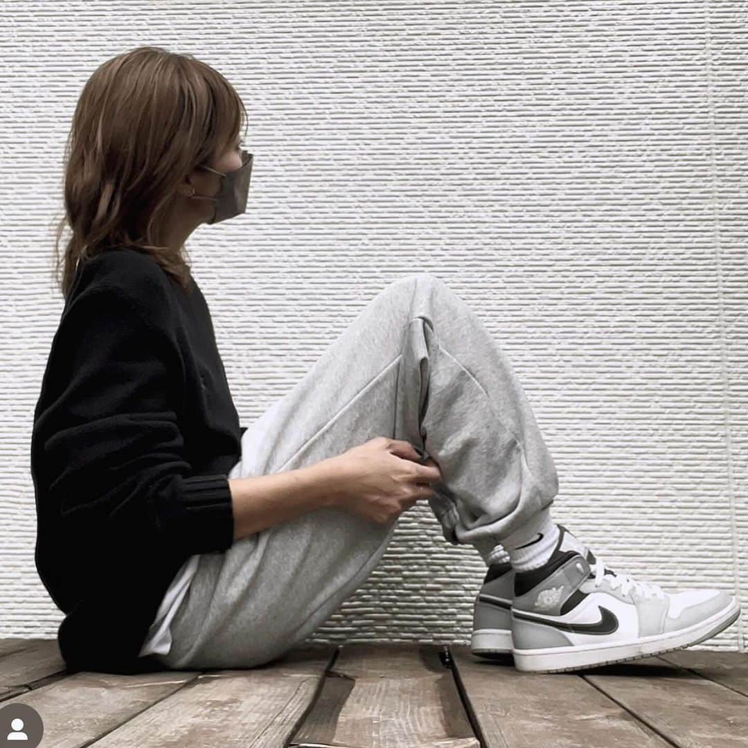 山本明果さんのインスタグラム写真 - (山本明果Instagram)「🤍🩶🖤 ⠀ ⠀ tops / #seable pants / #uniqlo shoes / #nike#aj1 ⠀ ⠀」11月16日 16時45分 - sayaka__sea