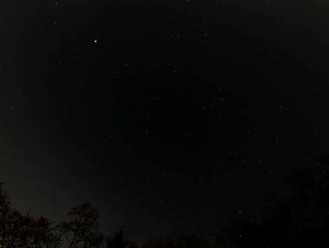 宇野陽介さんのインスタグラム写真 - (宇野陽介Instagram)「兵庫県加東市の星空⭐️  Panasonic DC-GH6 LUMIX G VARIO 7-14/F4.0 ISO 2500 14 mm ƒ7.1 3.2 s JPEG  1ストロボ  photo by @yorkuno  thanks shot  @sk131043   #aresbikes #bmx #flatland #freestylebmx #streetculture  #street #photography  #photographer  #lumix #lumixgh6 #lumixjapan #dvsshoes #星空 #秋空 #兵庫県 #加東市 #日光園」11月16日 16時52分 - yorkuno