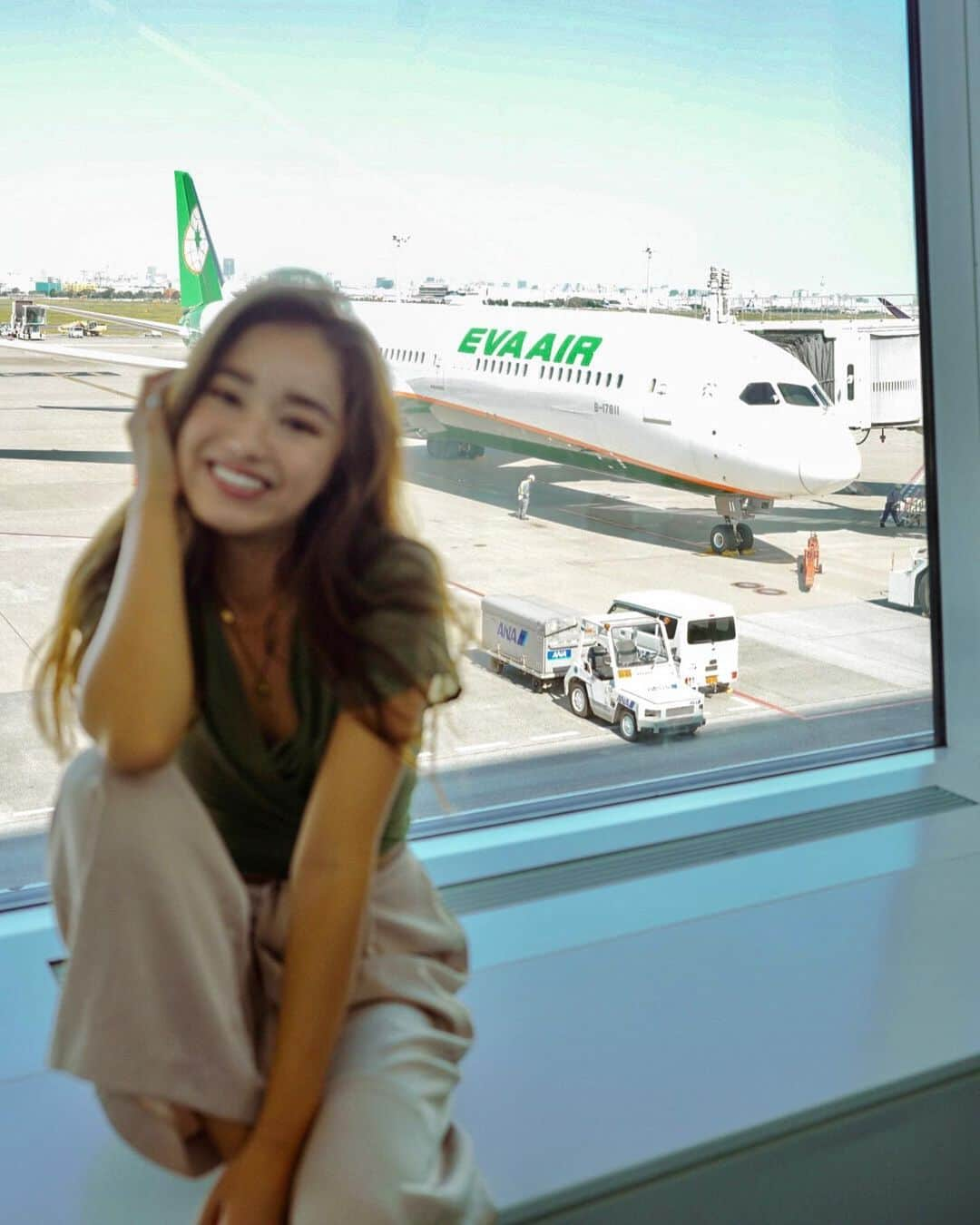 羽石杏奈さんのインスタグラム写真 - (羽石杏奈Instagram)「Taipei explore flying with @evaairjp 🇹🇼💚  先日の台湾旅は、エバー航空で✈︎🌿 台北で訪れたいマストスポット、 ランドマークともいわれている”台北101”へ夜景を見に🏙️ ベストスポットからタワーを眺められる ルーフトップバー @drunk_play もおすすめ🌙  #台湾 #Taiwan #kkday旅 #kkday台湾旅」11月16日 17時09分 - hawaiianna913