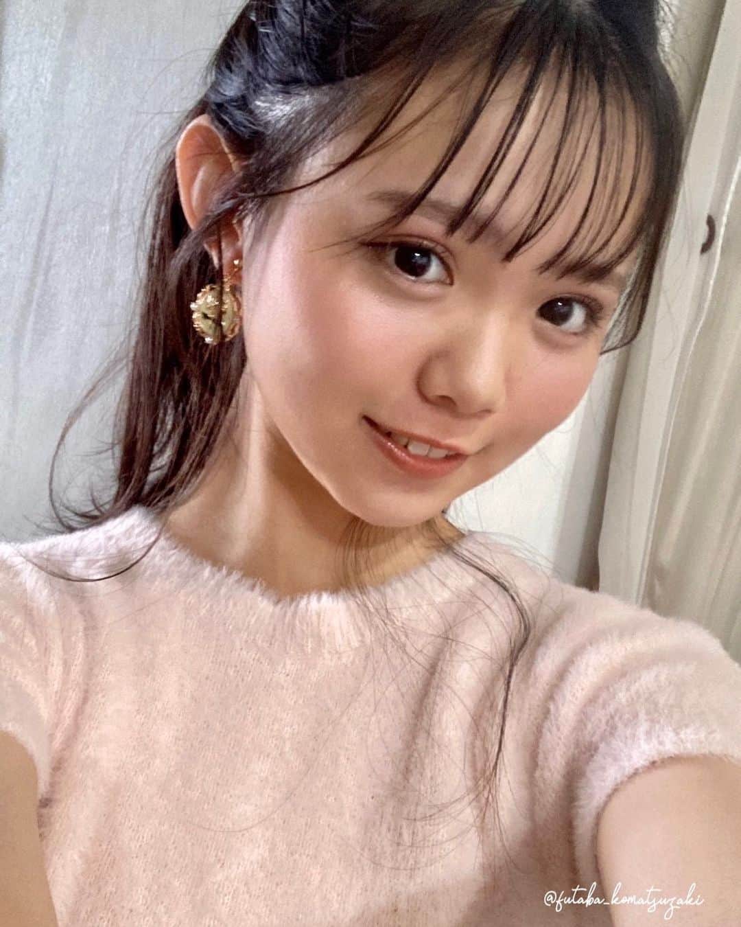 のインスタグラム：「🌱🎀  ミニミニ♡ニコ★フェスin名古屋 12/3に開催します♡💭 みんなにあえるのを楽しみにしてるよ〜🧏🏻‍♀️🎶 みんな応募してね〜！詳しくはニコラ12月号誌面、またはニコラネットをチェック🩶  #ミニミニニコフェス#ニコラ12月号発売中#ニコラ#nicola#ニコモ#小松崎ふたば#🌱🎀」