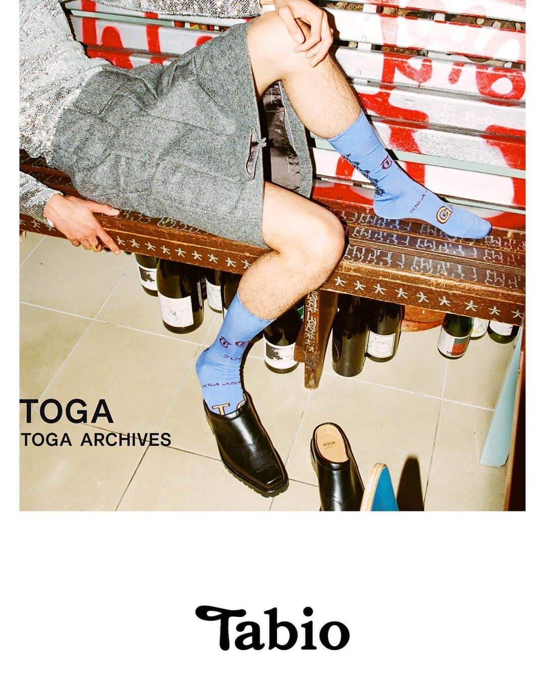 靴下屋公式アカウント（tabio）さんのインスタグラム写真 - (靴下屋公式アカウント（tabio）Instagram)「. TOGA × Tabio limited socks  2023.11.17 Fri Release ⁡  ファッションデザイナー古田泰子が手がける 日本のファッションブランド「TOGA」と コラボレーションした靴下の第四弾を 11 月 17日(金)から発売します。 今回は足底にTOGAのロゴがデザインされた 人気のシアーシリーズや、 同系色でまとめたハイゲージのフラワーパターンなど 4種類のデザイン展開です。 これまで同様、スペシャルパ ッケージに入っているので ホリデーシーズンのギフトや自分への プレゼントにもぴったりです。 ⁡  . 【販売店舗】  ・Tabio公式オンラインストア ・TabioJapanGINZASIX  ・Tabio表参道ヒルズ  ・Tabio六本木ヒルズ ・Tabio NEWoMan横浜  ・Tabioアトレ品川  ・Tabio玉川高島屋S.C  ・Tabioジェイアール名古屋高島屋  ・Tabio名古屋ラシック  ・Tabio大丸梅田店  ・Tabio大丸神戸店  ・Tabioラシック福岡天神 ⁡   ⁡#tabio #タビオ #toga #togaarchives #トーガ  #トーガアーカイブス #togatabiosocks」11月16日 17時08分 - tabio.jp
