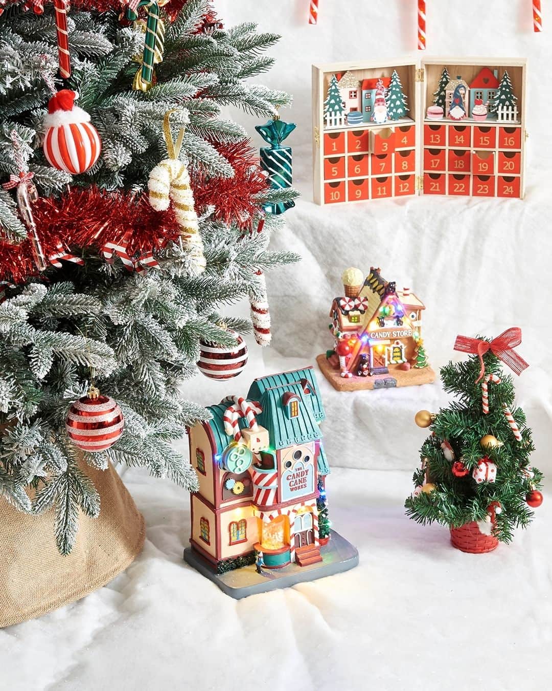 auchan_franceのインスタグラム：「Gâtez votre famille en attendant le Père Noël 🎅  Rien de mieux qu’un calendrier de l’Avent pour attendre les 24 jours les plus longs de l’année avant Noël 🎄  Celui-ci est à personnaliser soi-même, en y ajoutant des petites confiseries par exemple, ou des attentions qui feront plaisir à vos proches 🍬  💬 Des idées de ce que vous voudriez mettre dans les cases ?  #Auchan #Actuel #Noël」