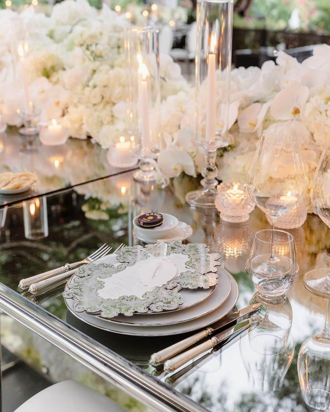 Ceci Johnsonさんのインスタグラム写真 - (Ceci JohnsonInstagram)「Wedding cake in Saint-Jean-Cap-Ferrat.   Congratulations to Stefani and Aleksandar  Cake Inspired by the wedding dress, the floral design of @roni_floral_design and the stationary of @cecinewyork   ——————————————— Planning & Design: @lavenderandroseweddings  Venue & Catering:  @fscapferrat Cake: @bastien_blanc_tailleur Photography:@daniloandsharon & @remidupac  Videography: @chromata_films_weddings Production: @deco_flamme Tableware:  @latinidesign & @maison_options Floral Design: @roni_floral_design Music:  @qart.events & @alexandramillerinsta & @adilmaksutovic @cecaraznatovic & @cobi.v &  @sofronacc  Entertainment: @nuart_events & @prodiammclescure  Stationery: @cecinewyork」11月16日 17時10分 - cecinewyork