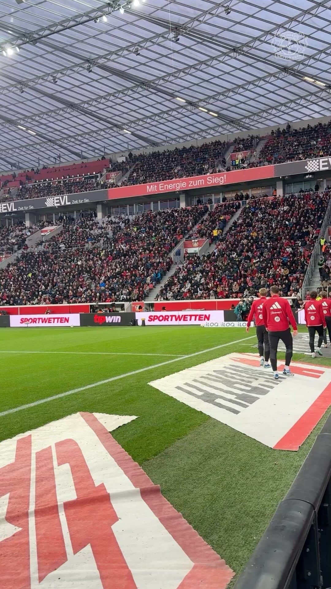 バイエル・レバークーゼンのインスタグラム：「First @bundesliga-goal for @odilonkossounou, well deserved 🙌  #Bayer04 #Werkself 🔙#B04FCU」