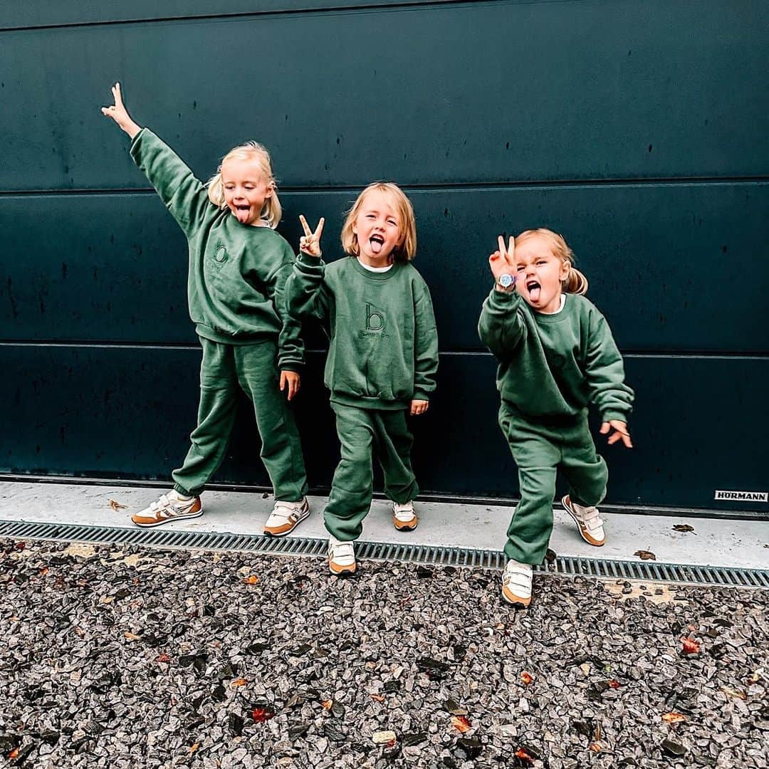 ゴーラのインスタグラム：「Level up your little one's kicks with our Gola kids' collection 👟⁠ ⁠ 📸@lucindadunninghood ⁠ ⁠ Shop now at Gola.co.uk」