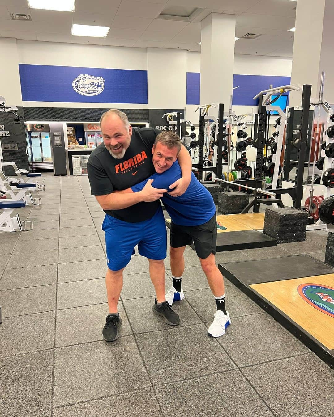 ライアン・ロクテのインスタグラム：「Back in the gym with Matt. Being around Matt always makes me want to workout, he just motivates me. The hardest thing for me right now is getting there 💪🏼 @matt_delancey」