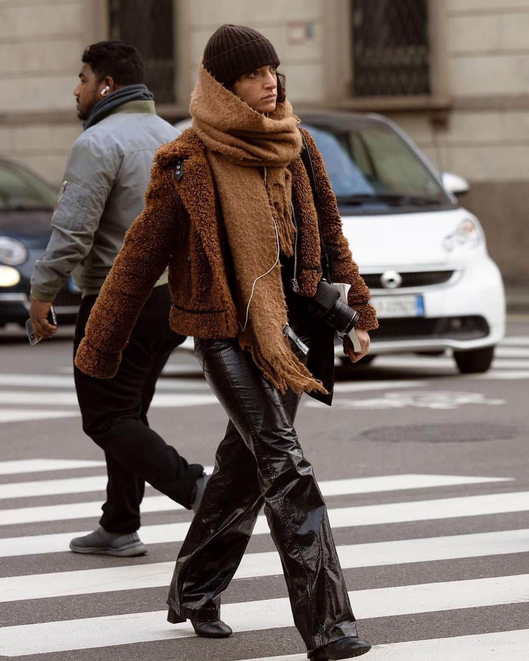 スコット・シューマンのインスタグラム：「Yes! It’s getting that cold in Milan! Milan (of course)」