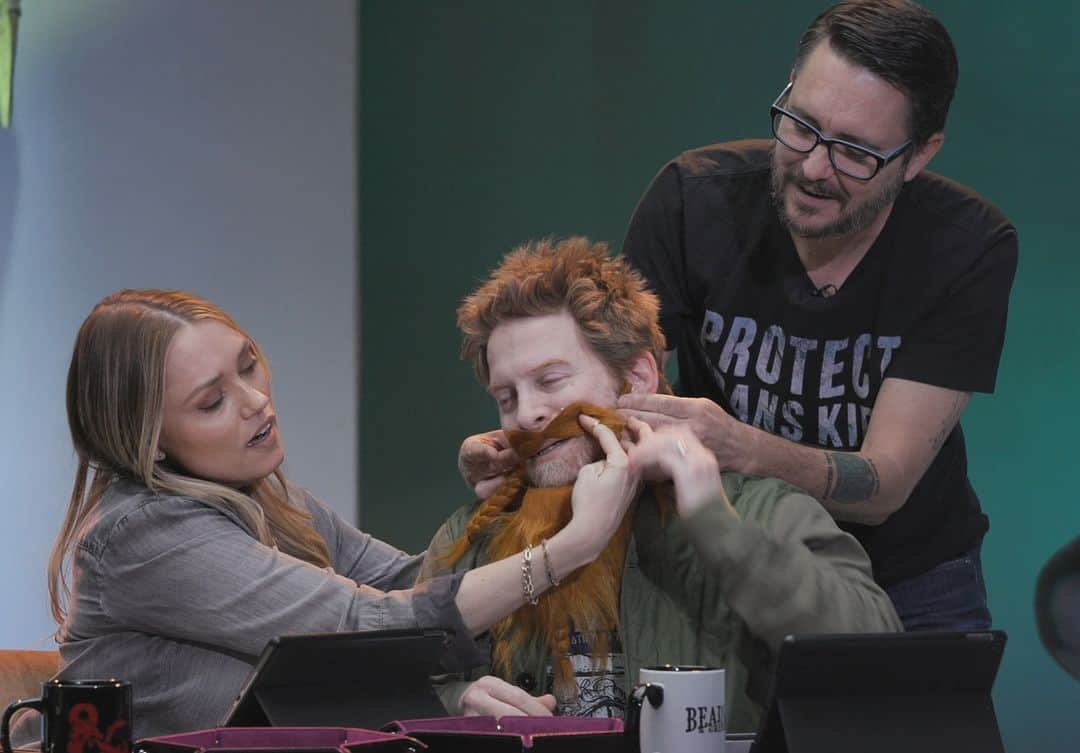 クレア・グラントさんのインスタグラム写真 - (クレア・グラントInstagram)「Catch me and some of my favorite people having the most fun playing one of my favorite games on tonight’s premiere of #FasterPurpleWormKillKILL on the NEW Dungeons & Dragons Fast channel now live on FreeVee and Plex. 9pm!」11月17日 3時04分 - claregrant