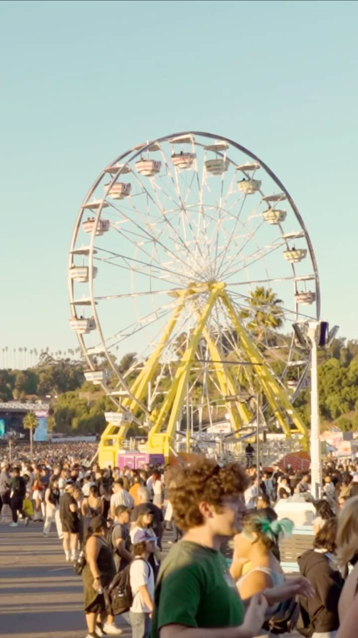 converseのインスタグラム：「A weekend to remember 🫶 Check out our fav @campfloggnaw moments ⬆️ #CreateNext」