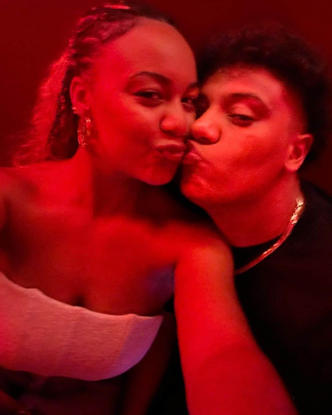 Nia Sioux Frazierさんのインスタグラム写真 - (Nia Sioux FrazierInstagram)「my favorite holiday. happy birthday baby! loving you is so easy🤍」11月17日 5時00分 - niasioux