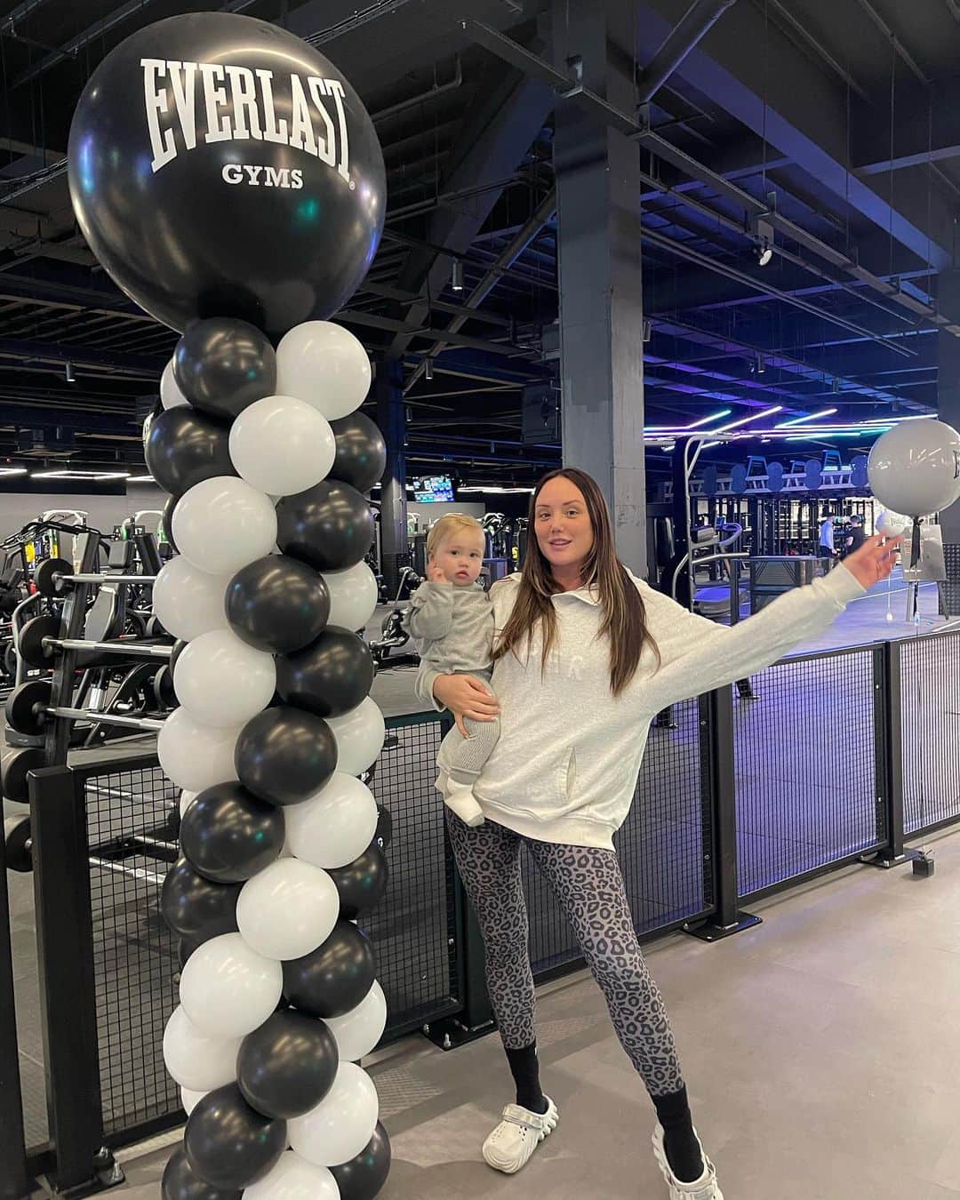 Aka SCUBA CHARLOTTEのインスタグラム：「Popped down to the BRAND NEW @everlastgyms in the METROCENTRE!!! 😍 I cannot believe a gym like this exists! And it’s on my BLOODY DOORSTEP! This is by far the biggest gym I’ve ever been in! If your local check it out! 👀👀👀」