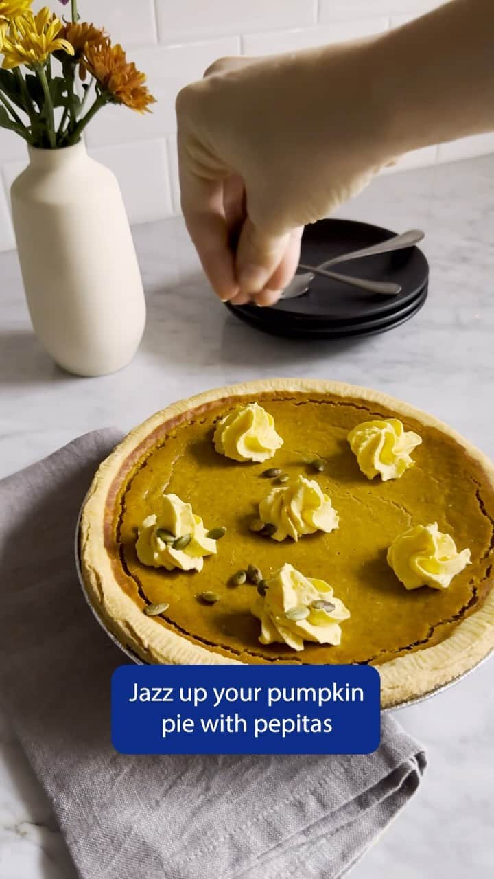 Whole Foods Marketのインスタグラム：「Thanksgiving pie hack: Add toppings and say you baked it - we won’t tell 🤫😉」