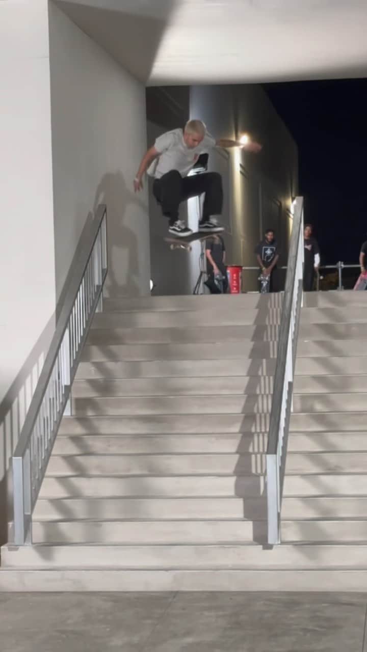 Vans Skateのインスタグラム：「@KWalks spinning away at the @SLS Wilshire Resurrection.」