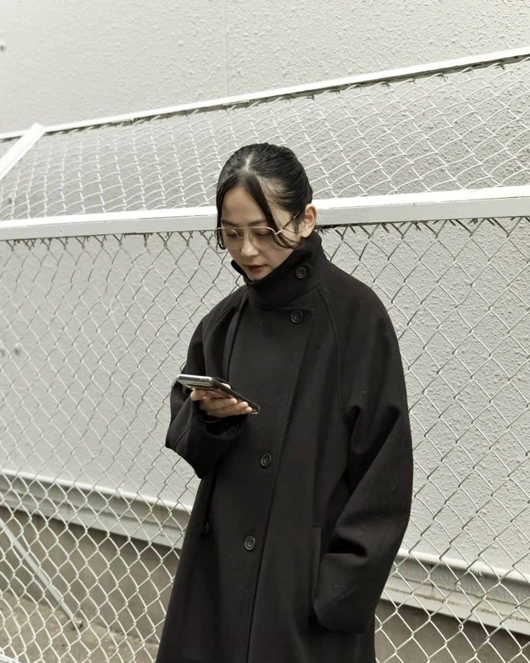小川琴美さんのインスタグラム写真 - (小川琴美Instagram)「やっとコートが着れる　身軽な季節が好きだけどコートを着れる寒さを感じるとそれはそれでやっぱ良いなあの気持ち  Outerwear @happyjohn_official」11月16日 19時24分 - koty______