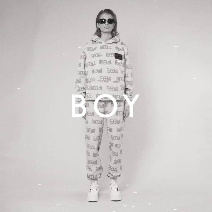 BOY LONDONのインスタグラム：「11.59PM GMT TONIGHT - BLACK FRIDAY SALE STARTS. SET YOUR TIMERS❕  #BOYLONDON #BLACKFRIDAY #SALE」