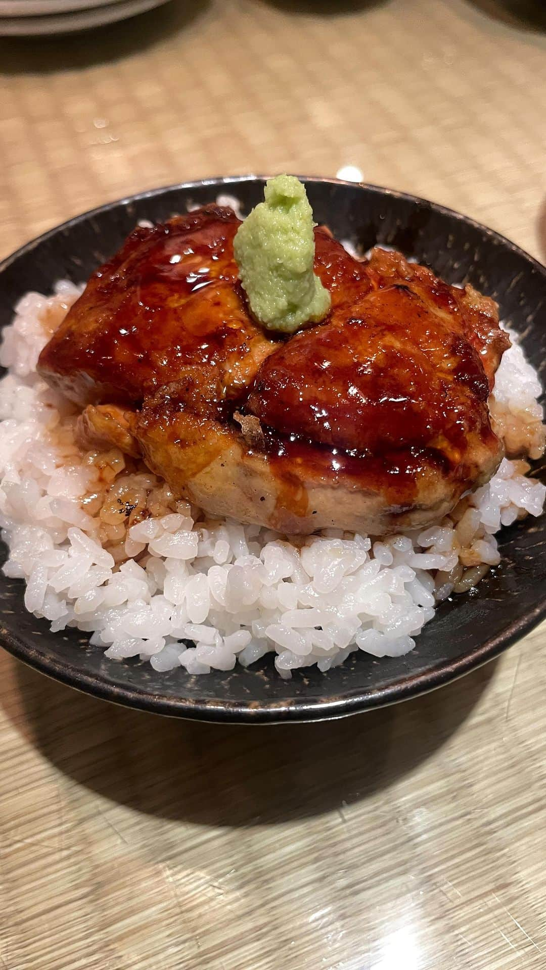 りょうくんグルメのインスタグラム：「東京の美味しい丼まとめ Tokyo Donburi selection!!!  ①十番右京 恵比寿  ②焼うおいし川六本木  ③和牛三姉妹御徒町  #東京ランチ #東京ディナー #東京デート #japanesefood #donburi #tokyotravel」