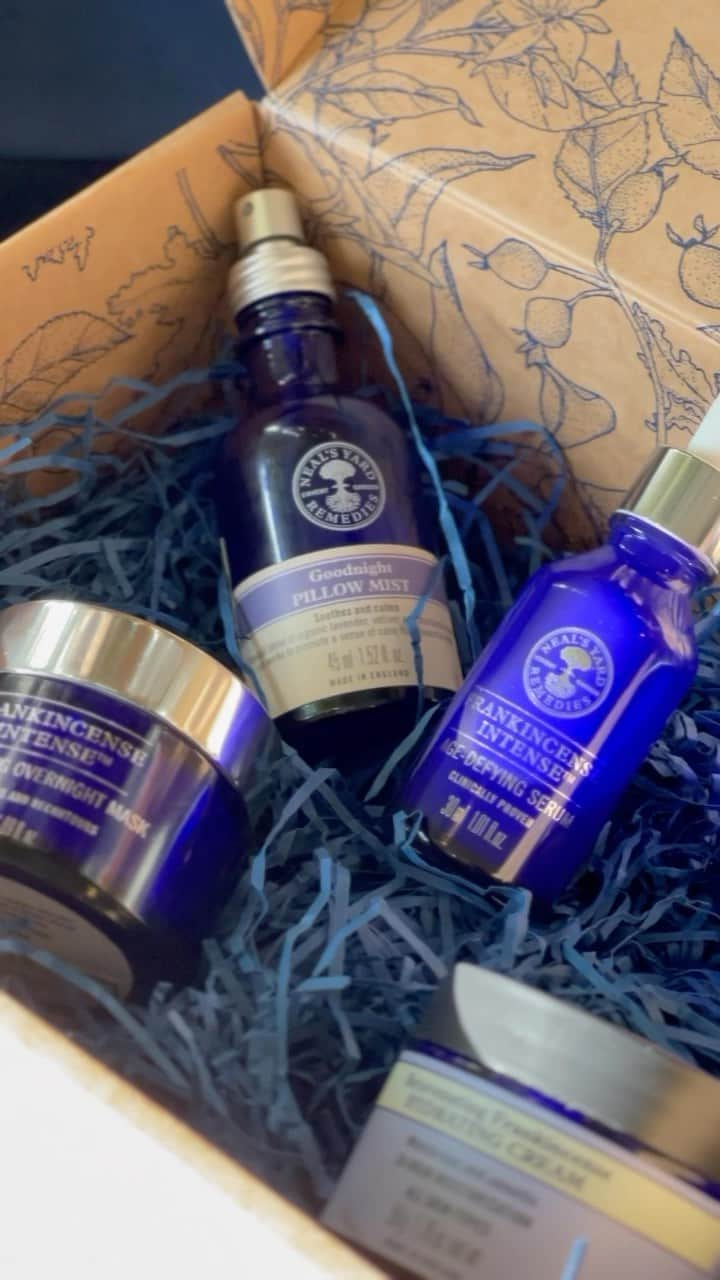 Neal's Yard Remediesのインスタグラム：「🌟✨ BLACK FRIDAY IS HERE ✨🌟 Indulge with up to 35% off your favourite products. Tap the link in bio to shop now.」