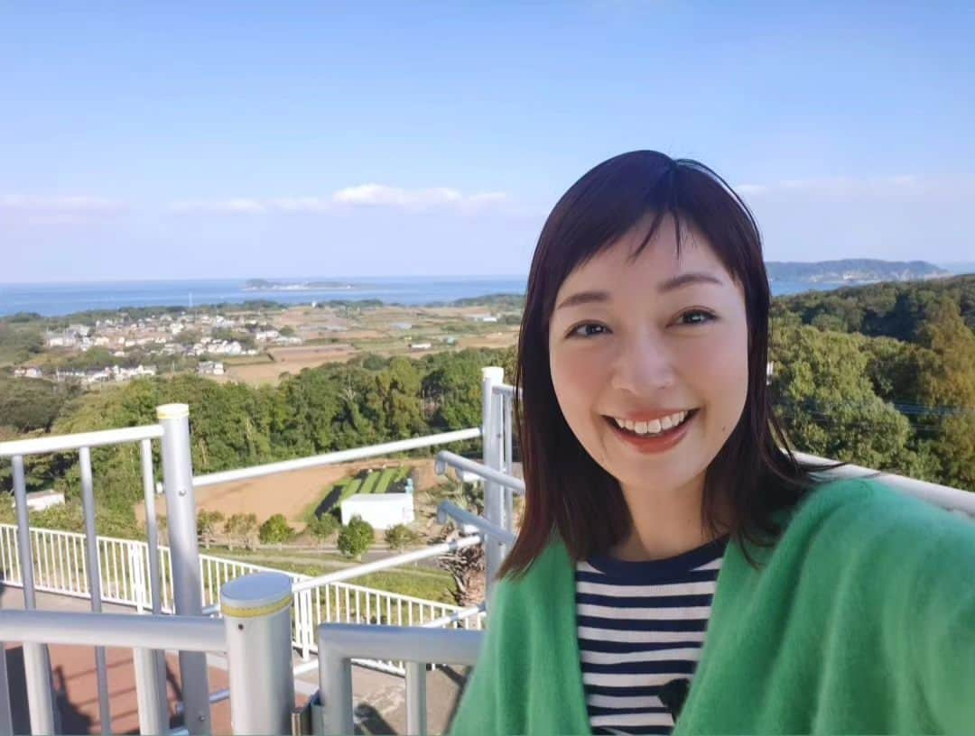 小雪のインスタグラム：「🎣 先日釣りビジョンのロケで 佐賀県唐津·呼子へ  景色最高だったなぁ～ のんびり癒されました❇️ 朝は海風寒すぎたけど、お昼過ぎはポカポカでよかった🌞  12/4(月)20時放送 またお知らせします！  みなさん 毎日お疲れさまでーす🐵」